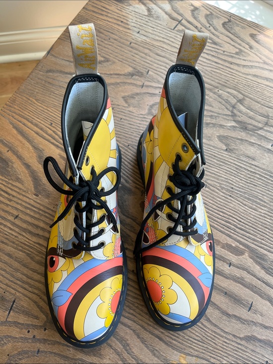 Dr. Martens vegan retro Kemble  Multicolor Retro Swirl Lace-Up Boots size 9 main image 11